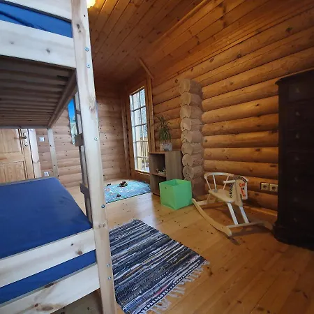 Cosy Spacious Wooden Chalet Na Hrib